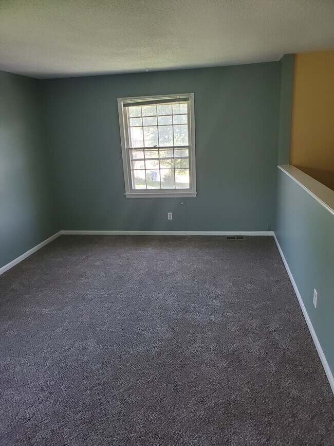 Building Photo - 1925 Heatherwood Dr