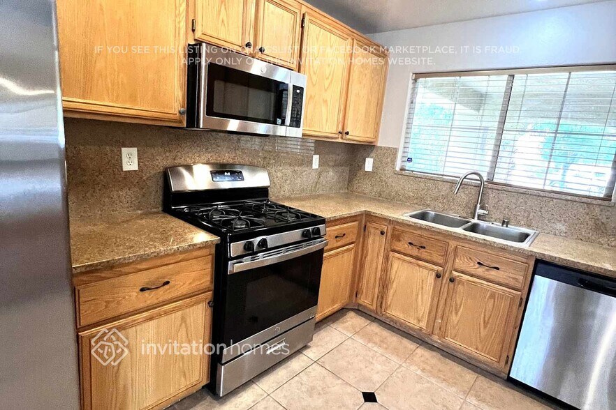Building Photo - 2621 Cedar Bird Dr