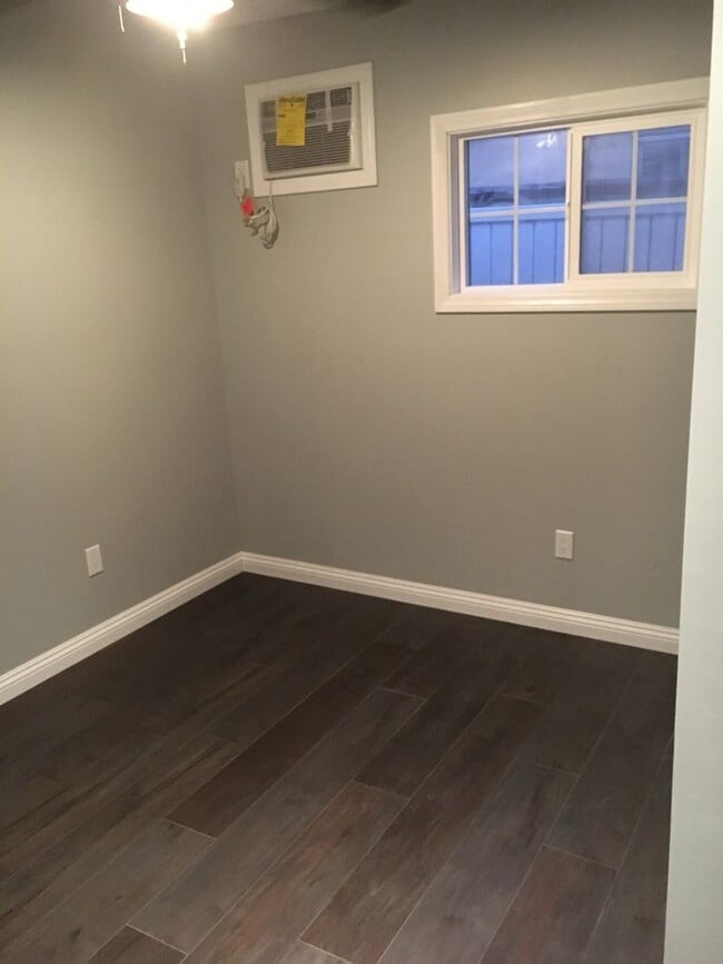 Building Photo - Spacious 2/2 Home for rent in Long Beach!