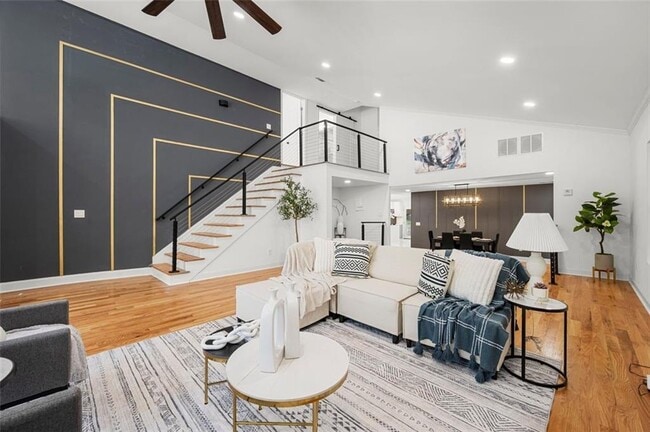 Building Photo - 2155 Venetian Dr SW