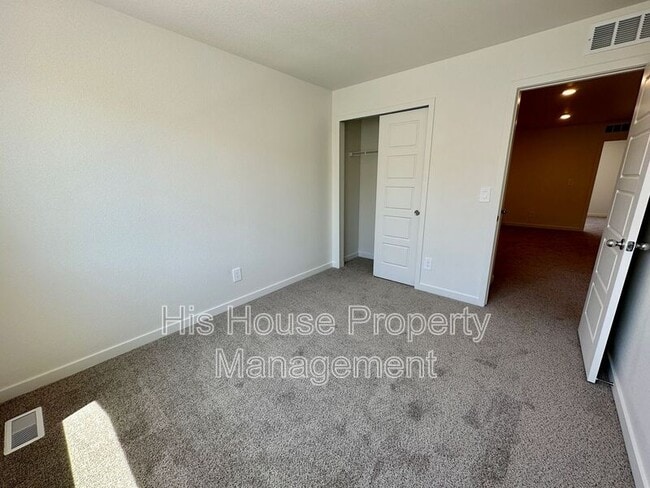 Building Photo - 3908 Canoe St