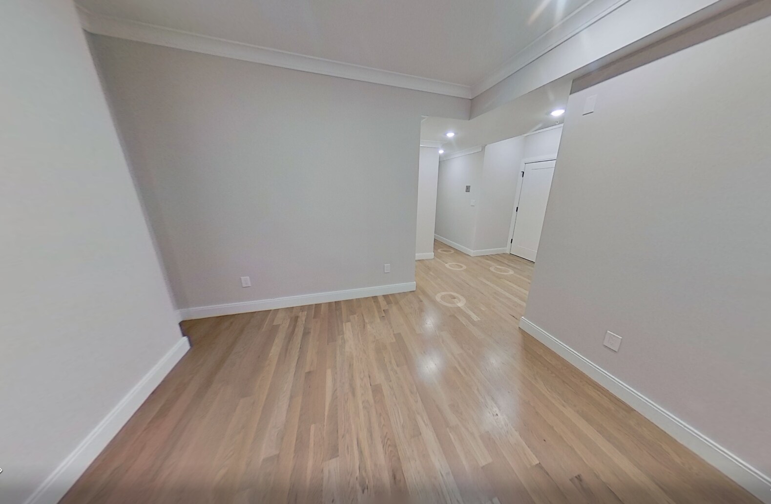 Building Photo - 132 Sutherland Rd