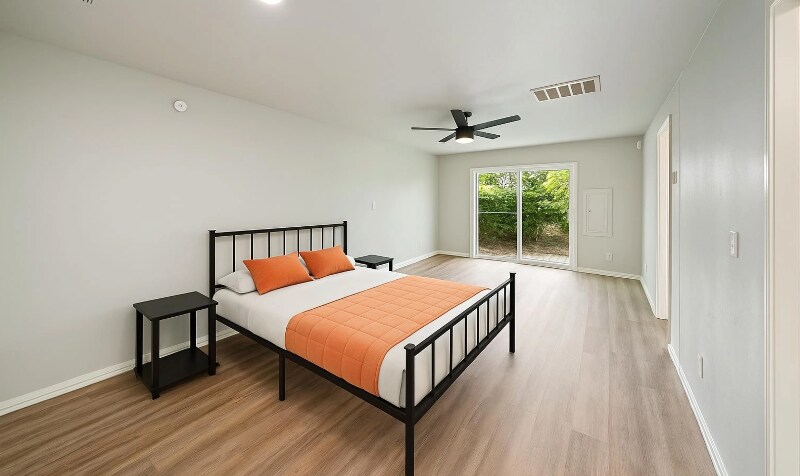 Building Photo - 610 W Fairview St