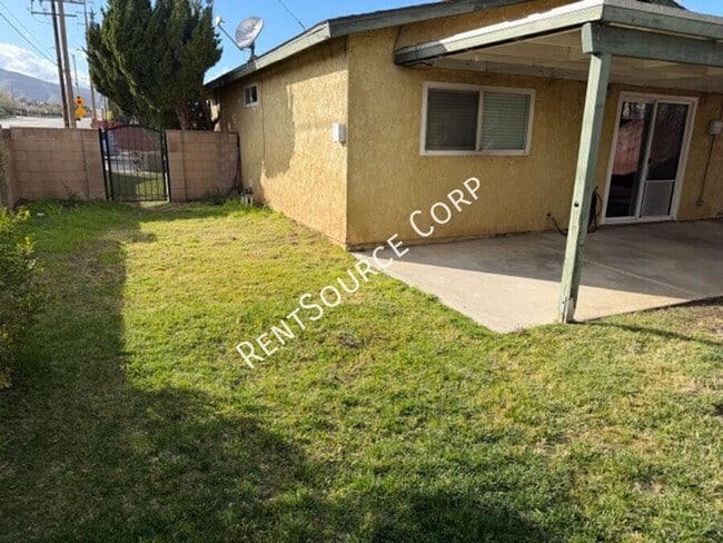 Building Photo - 42000 Blueflax Ave