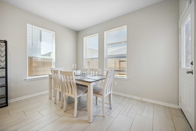 Building Photo - 4611 Hronas Dr