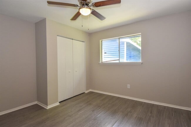 Building Photo - 15814 Murrelet Ct