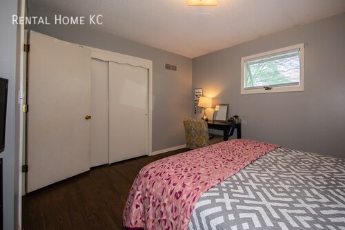 Building Photo - Remodeled Ranch w/Fin Bsmt Fenced Yard in ...