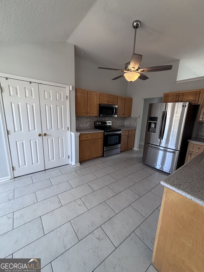 Building Photo - 106 Lake Manor Dr