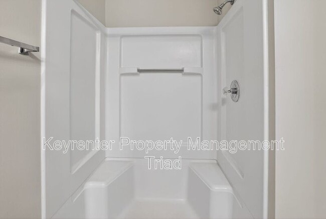 Building Photo - 3701 Cotswold Terrace