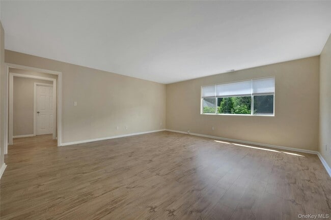 Building Photo - 19 Edison Pl
