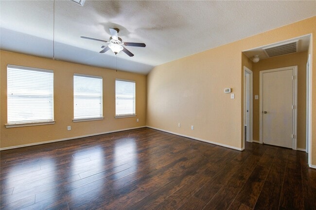 Building Photo - 2002 Collins Rose Ct