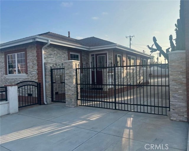 Building Photo - 236 S Tustin St