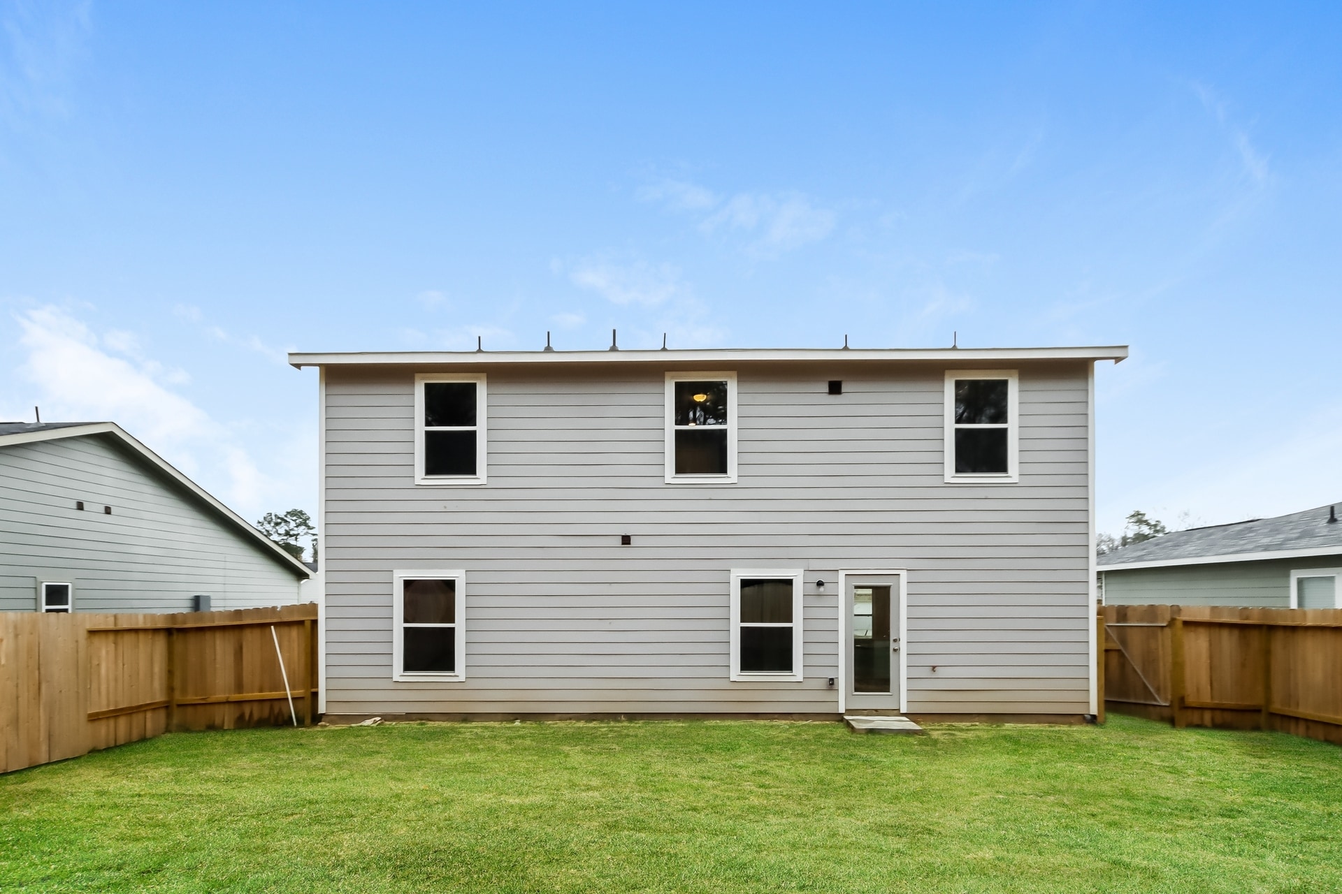 Building Photo - 15580 Briar Forest Dr