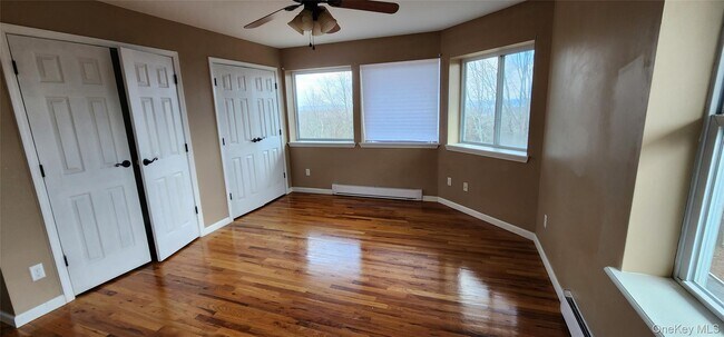 Building Photo - 448 Old Mountain Rd