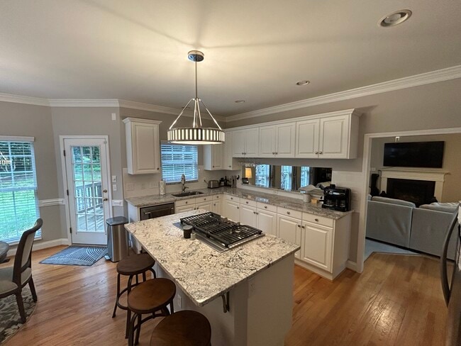 Building Photo - 16038 Cranleigh Dr