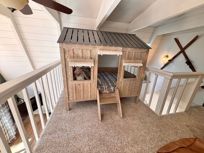 Building Photo - Tahoe Donner Ski Lease | Available Jan 2 - April 30 |$3200/mo.