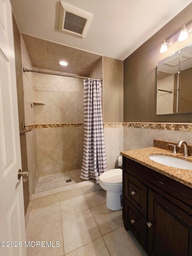 Building Photo - 97 Cotswold Cir