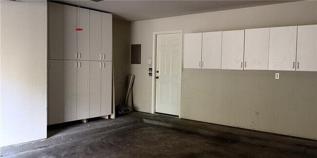 Building Photo - 12006 Hispania Ct