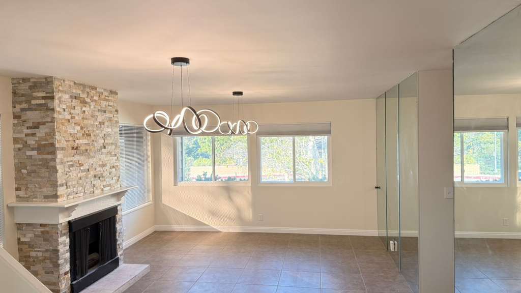 Building Photo - 22 Latitude Ct