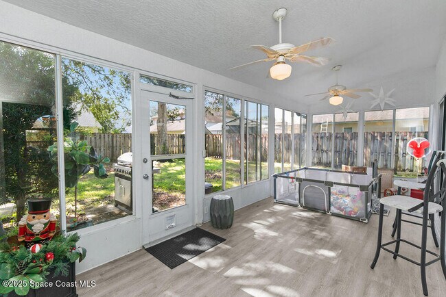 Building Photo - 4243 Pondapple Dr