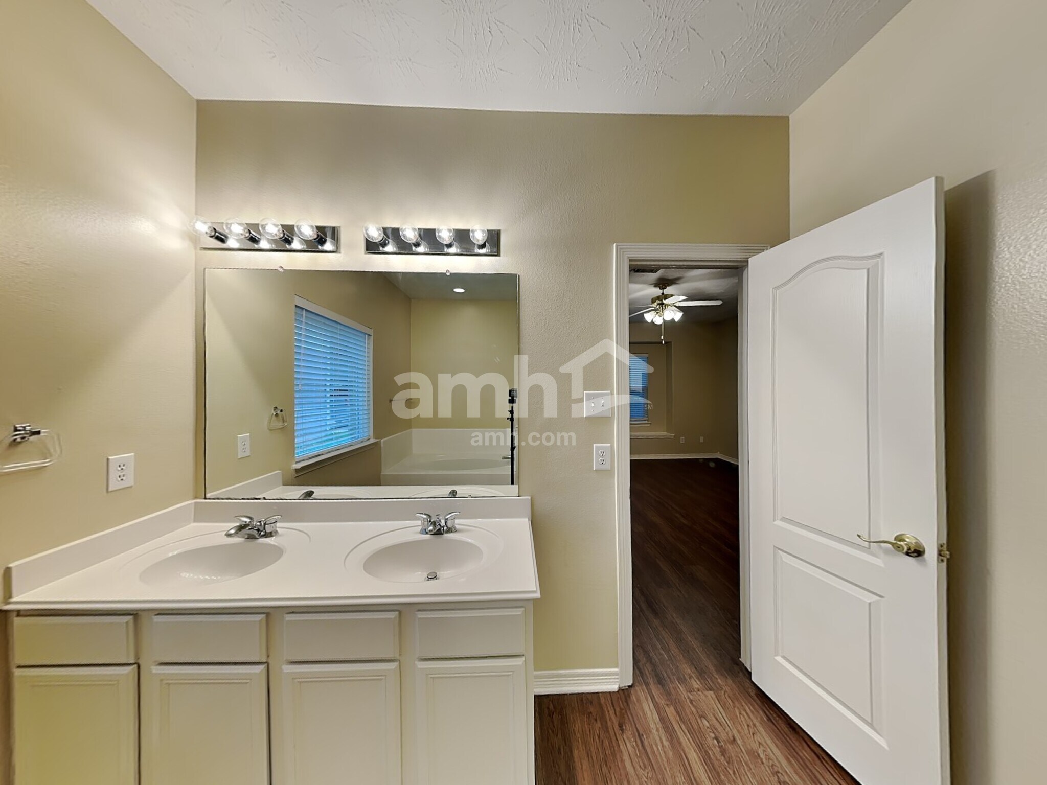 Building Photo - 38011 W Sulphur Creek Dr