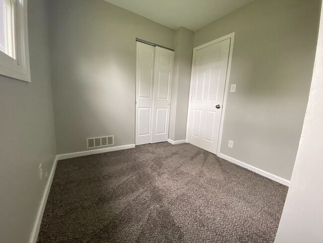 Building Photo - 2429 Bellfield St