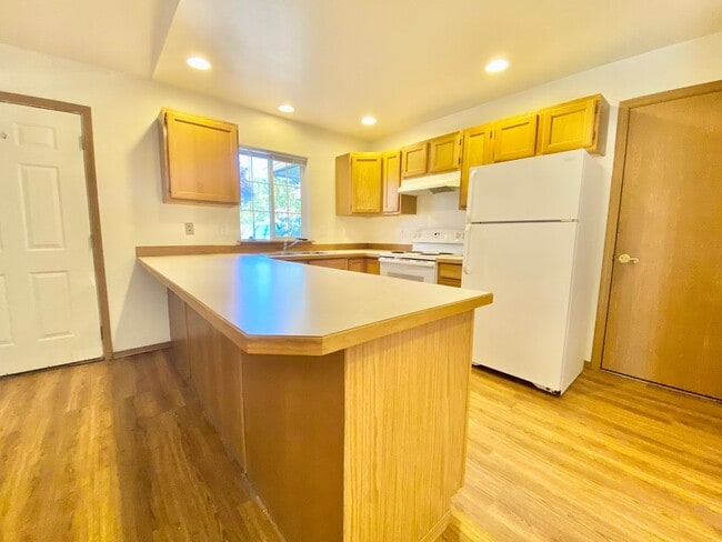 Building Photo - 809/811 Jamie Drive