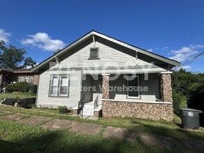 Building Photo - Newly renovated 3 bedroom, 1 bathroom minutes from Miles College and is an easy 15-to-20-minute d...