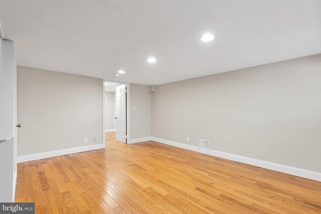 Building Photo - 3011 S Buchanan St