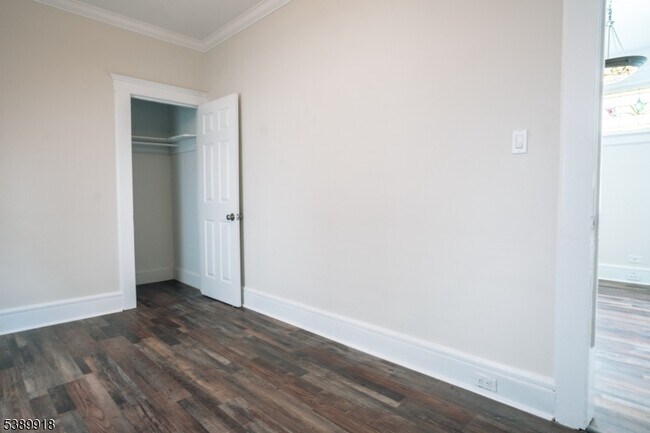 Building Photo - 312 E Elm St