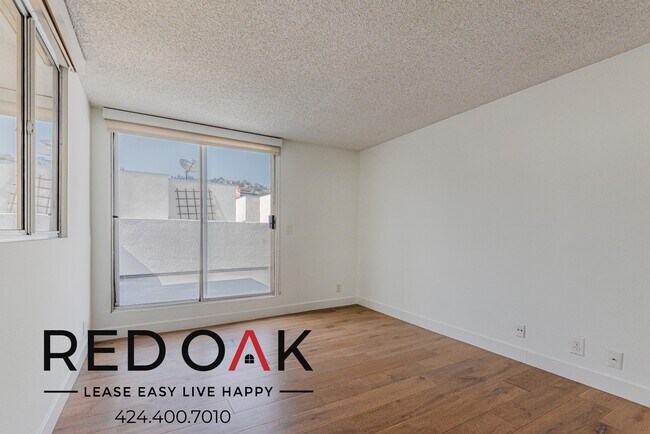 Building Photo - 884 Palm Ave