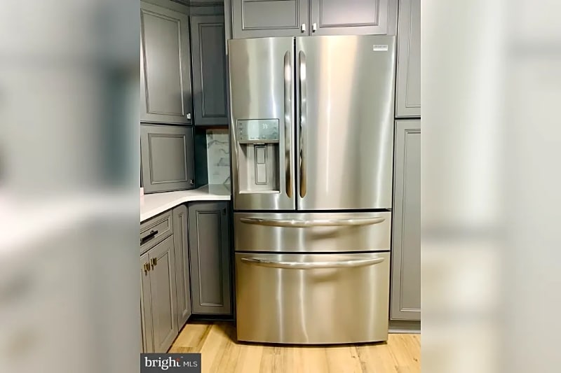 Building Photo - 301 S 11th St