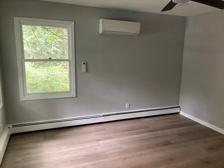 Master bedroom - 453 Veterans Memorial Hwy
