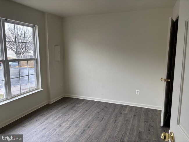 Building Photo - 610 Pendleton Ln