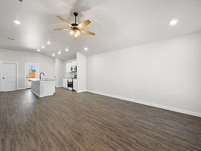 Building Photo - Brand New! Bell Farms!