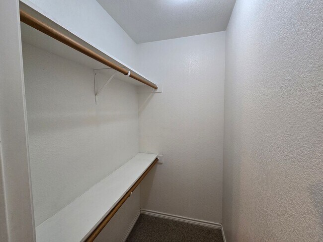 Building Photo - College Station - 3 Bedrooms / 3 bath Duplex on Oldenburg