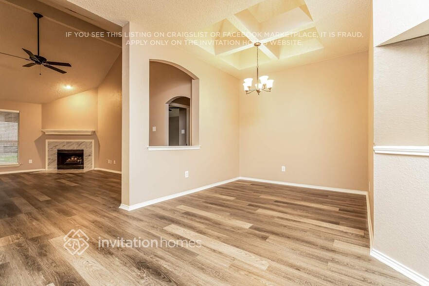 Building Photo - 1010 Barkridge Dr