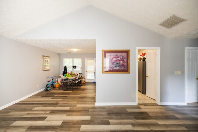 Building Photo - 599 Rivulett Ct