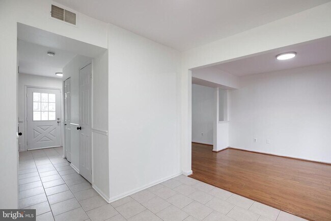 Building Photo - 6012 Westbourne Pl