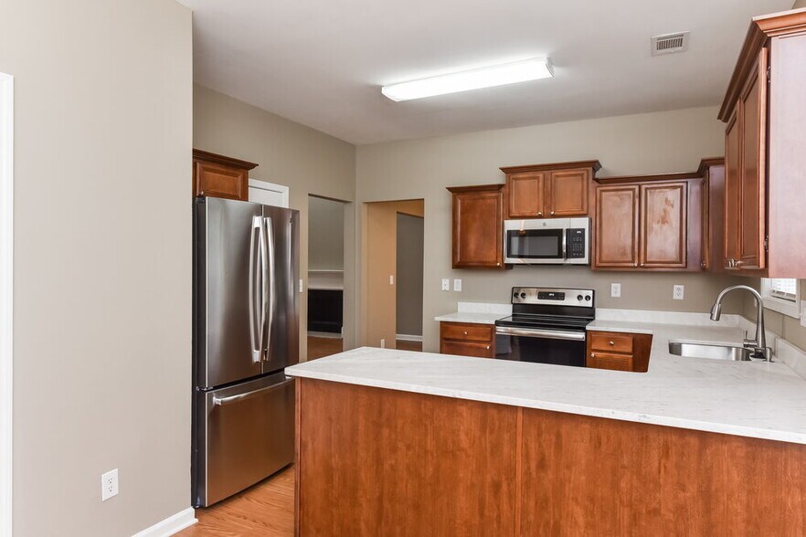 Building Photo - 6593 Grand Hickory Dr