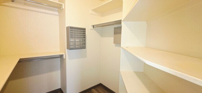 Building Photo - Adorable 3 bedroom, 2 bath apartment in East El Paso!