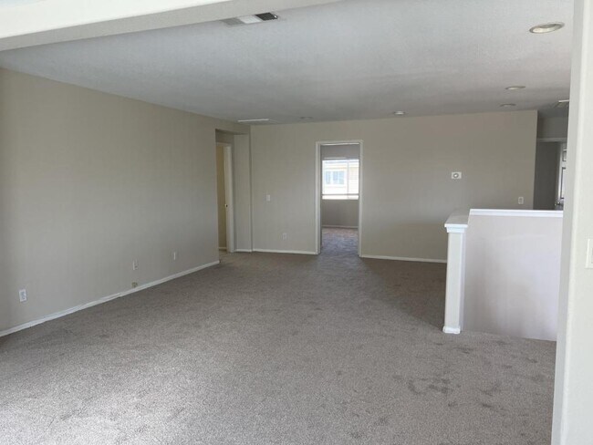 Building Photo - 27749 Hackberry St