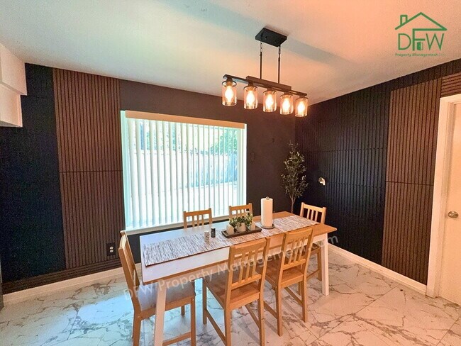 Building Photo - 4 Bed / 2.5 Bath on a Cul-de-Sac - 2-Car Garage & Spacious Fenced Backyard