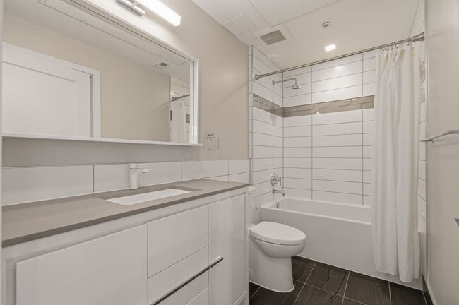 Building Photo - 1345 K St SE