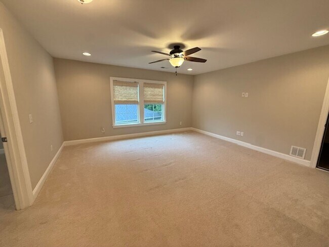 Building Photo - 4 Bedroom 3.5 Bath House in St. Johns Lake - Johns Island