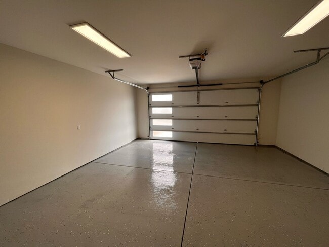 Building Photo - Brand New Luxury Home in Gated Community - Furnished Option Available