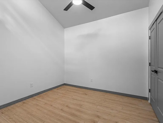 Building Photo - 3422 Birchwood Dr