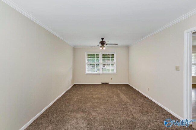 Building Photo - 2320 Rodgers Dr NE