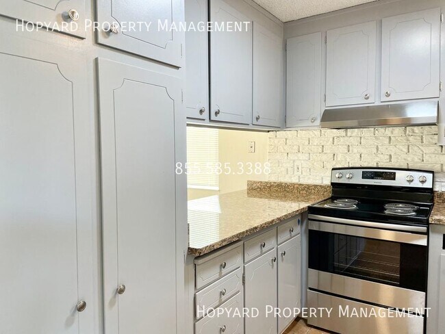 Building Photo - 1073 Kottinger Dr