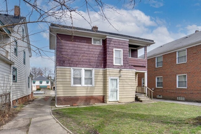 Building Photo - Charming University Heights Single Family ...